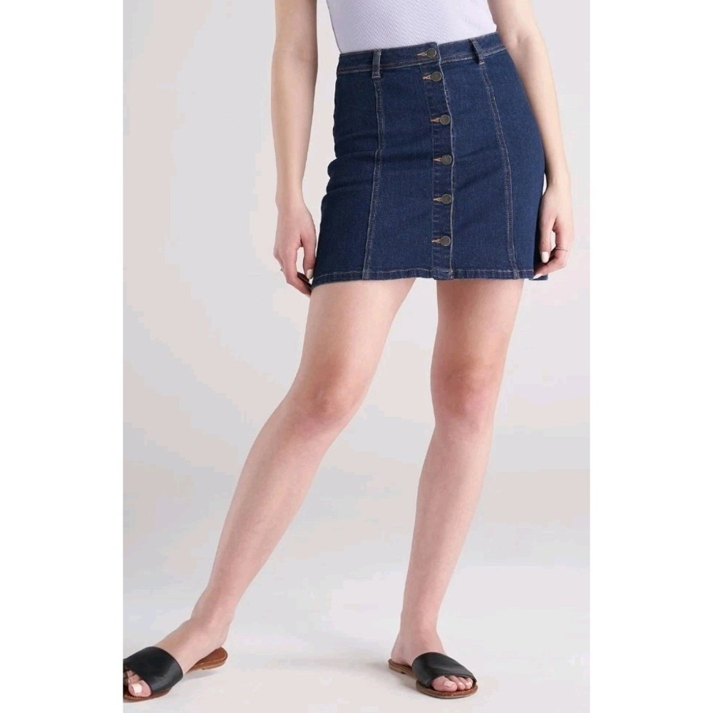 EST 1946 Denim A-line button-front blue‎ in a dark wash mini skirt Size 28W